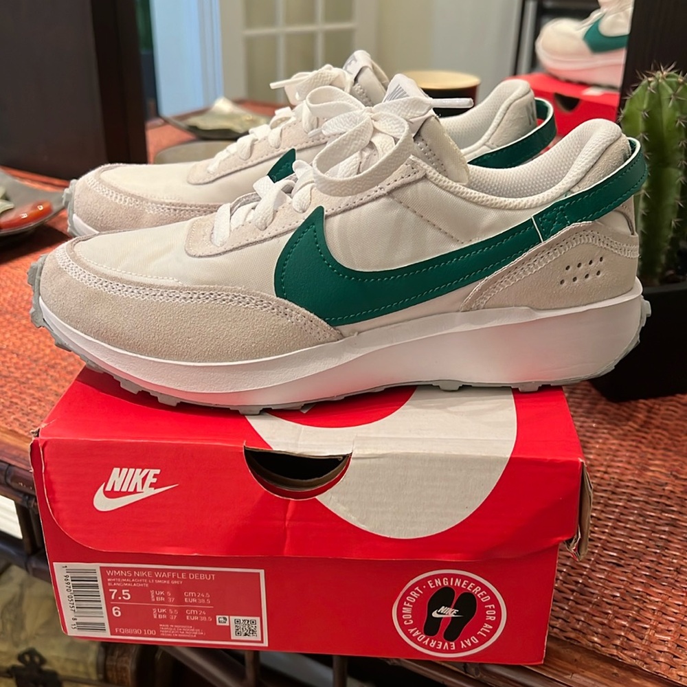 Nike; waffles size 7.5. Excellent used condition. White/malachite